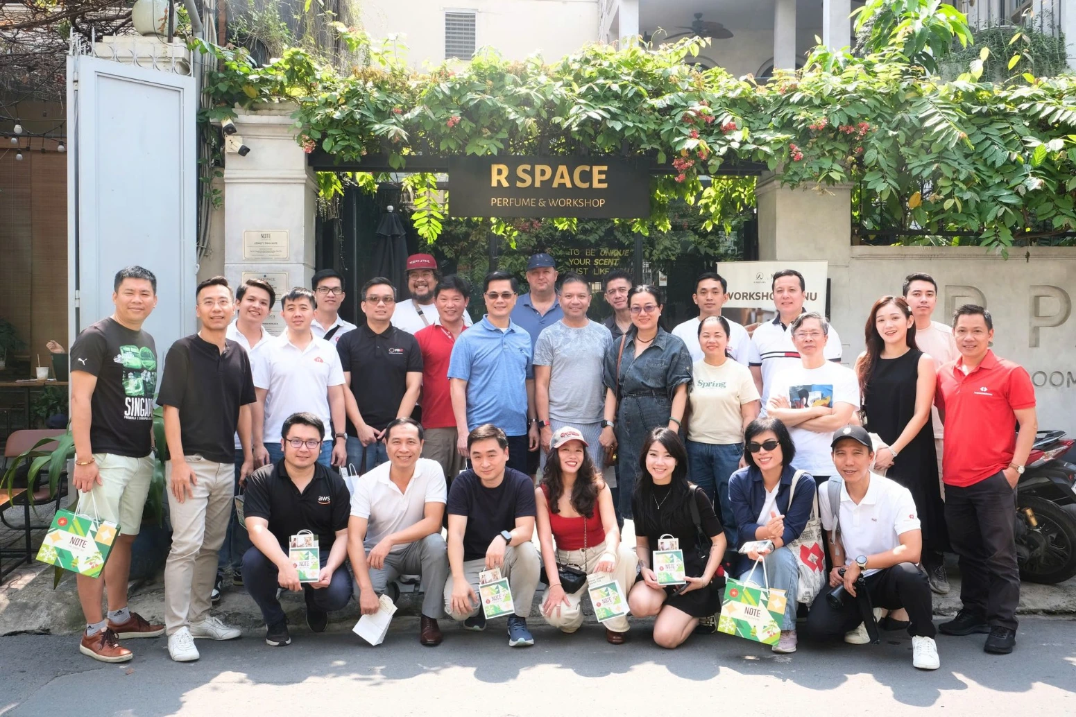 Workshop Nước Hoa B2B; Quà tặng doanh nghiệp 8/3; Workshop nước hoa doanh nghiệp;