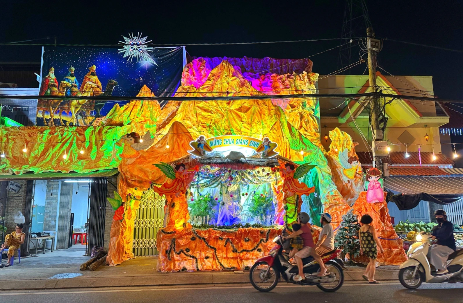 Xóm đạo Phạm Thế Hiển hoạt động Giáng Sinh 